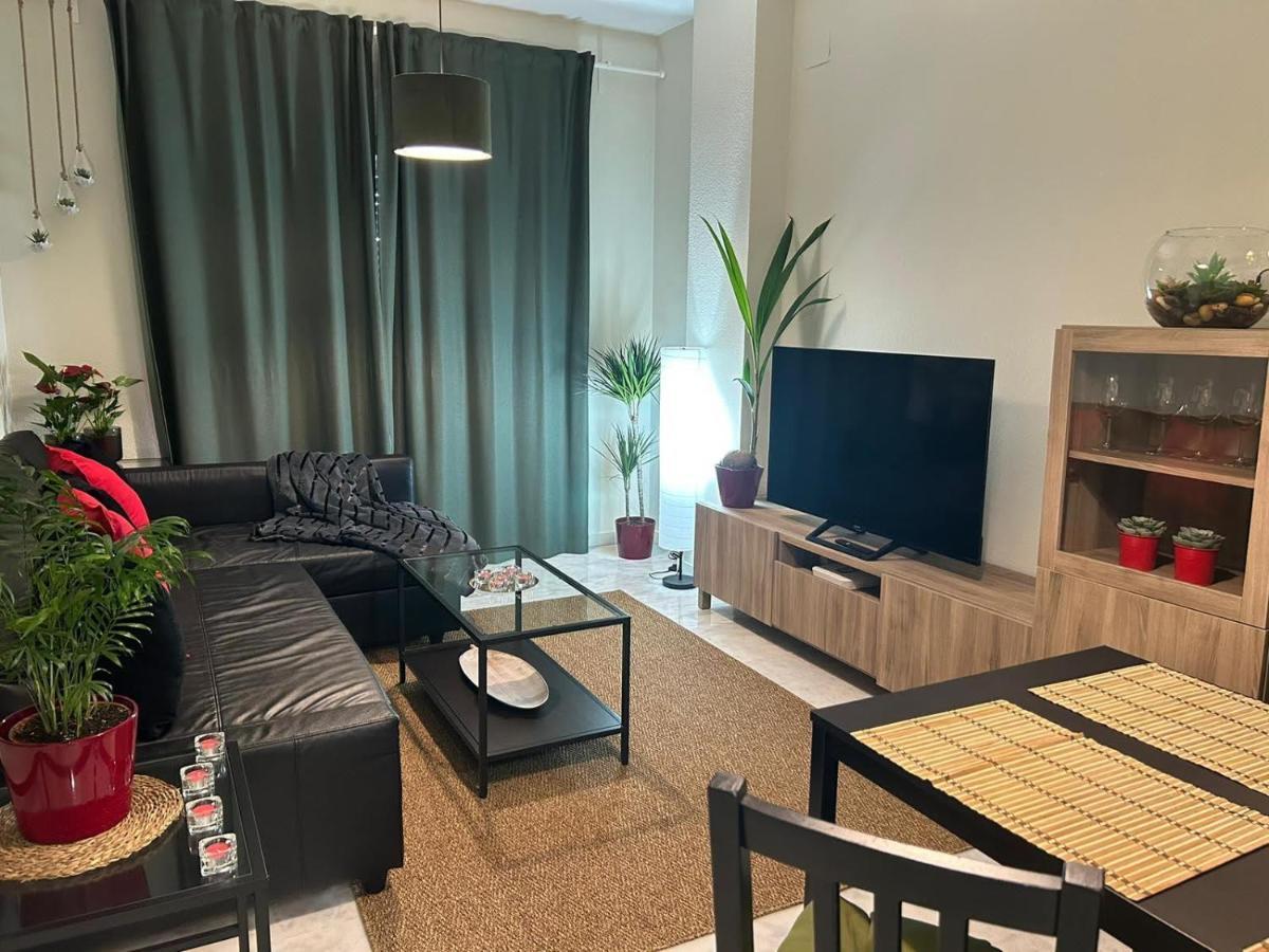 Apartamento Suite Torre Alta Parking Gratis เซบีญา ภายนอก รูปภาพ