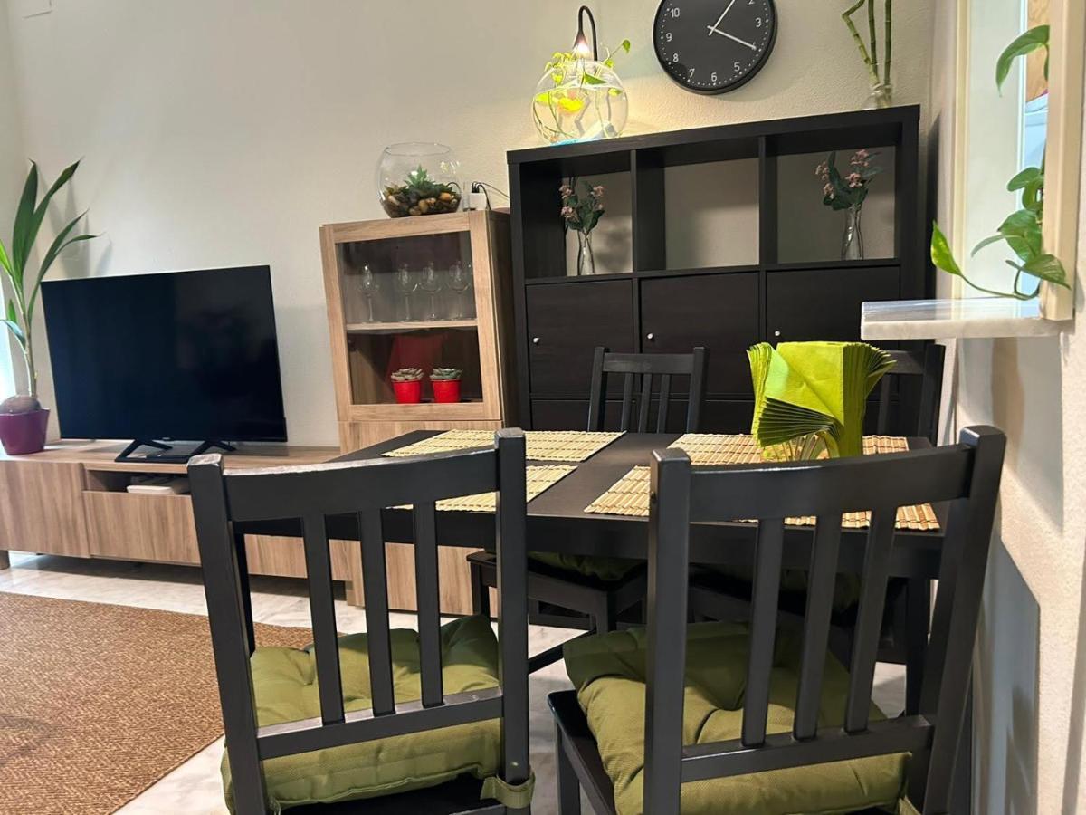 Apartamento Suite Torre Alta Parking Gratis เซบีญา ภายนอก รูปภาพ