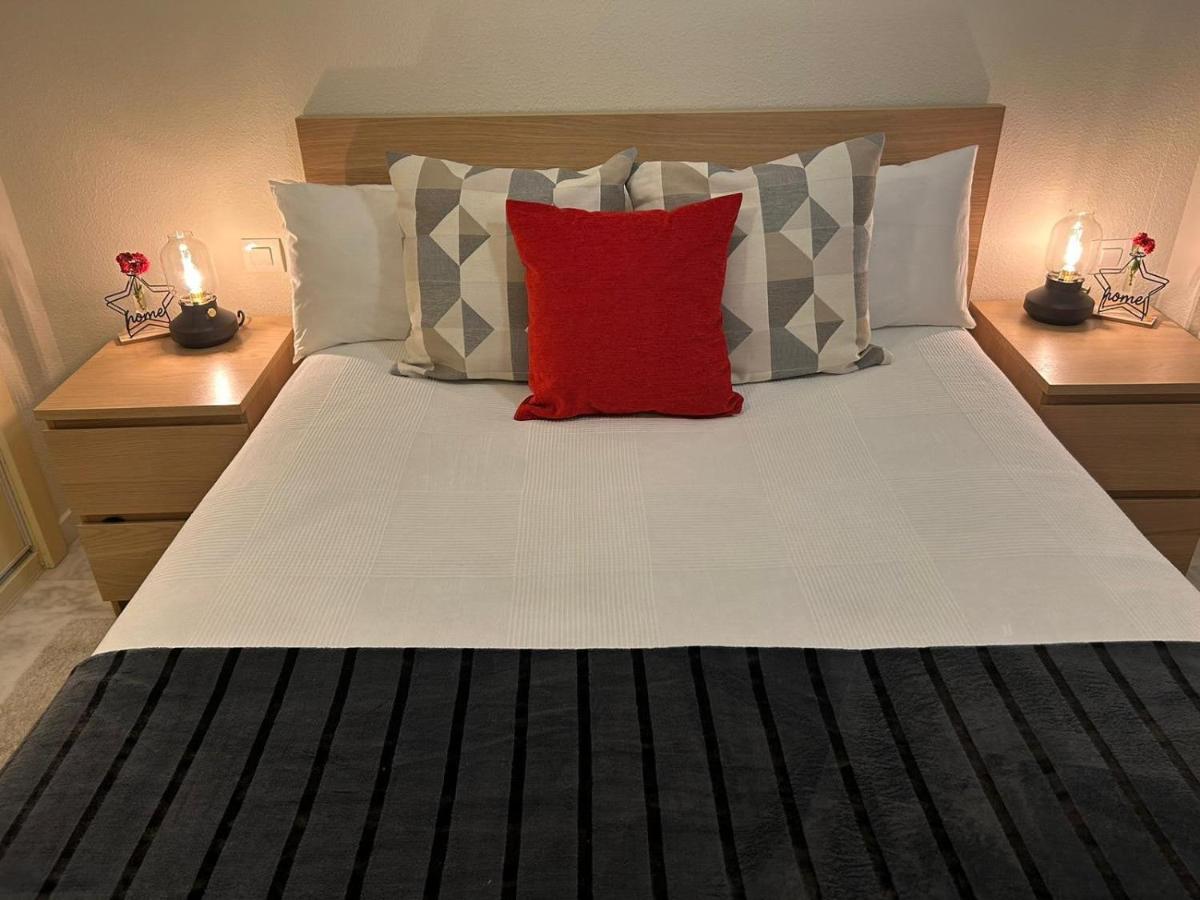 Apartamento Suite Torre Alta Parking Gratis เซบีญา ภายนอก รูปภาพ