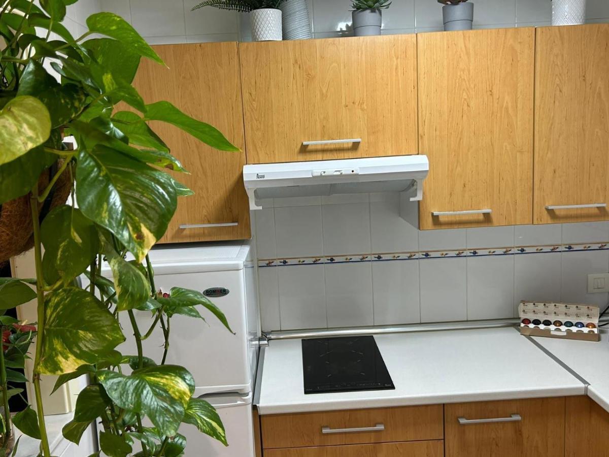 Apartamento Suite Torre Alta Parking Gratis เซบีญา ภายนอก รูปภาพ